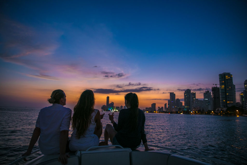 boating-cartagena-sunset-bay-tour-5